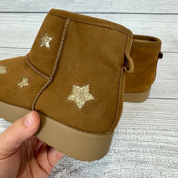 Jellypop Girl's Zane Tan & Gold Star Sherpa Lined Booties Size 2 - Picture 7 of 10